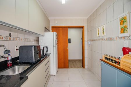 Apartamento à venda com 113m², 3 quartos e 2 vagas Apartamento à venda com 113m², 3 quartos e 2 vagasCozinha e Área de Serviço