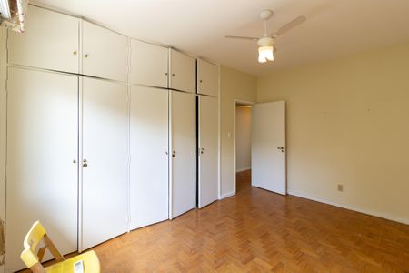 Casa à venda com 700m², 5 quartos e sem vaga Casa à venda com 700m², 5 quartos e sem vagaSuíte 1