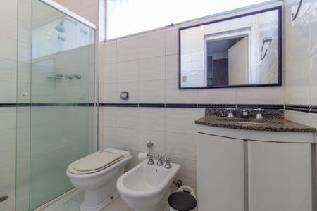 Casa à venda com 700m², 5 quartos e sem vaga Casa à venda com 700m², 5 quartos e sem vagaBanheiro da Suíte 2