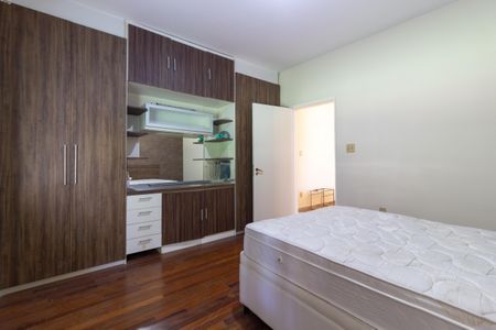 Casa à venda com 700m², 5 quartos e sem vaga Casa à venda com 700m², 5 quartos e sem vagaSuíte 2