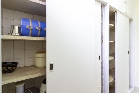 Casa à venda com 700m², 5 quartos e sem vaga Casa à venda com 700m², 5 quartos e sem vagaDespensa