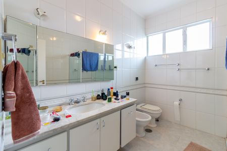 Casa à venda com 700m², 5 quartos e sem vaga Casa à venda com 700m², 5 quartos e sem vagaBanheiro da Suíte 1