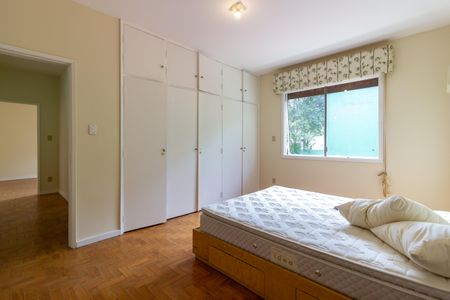 Casa à venda com 700m², 5 quartos e sem vaga Casa à venda com 700m², 5 quartos e sem vagaQuarto 1