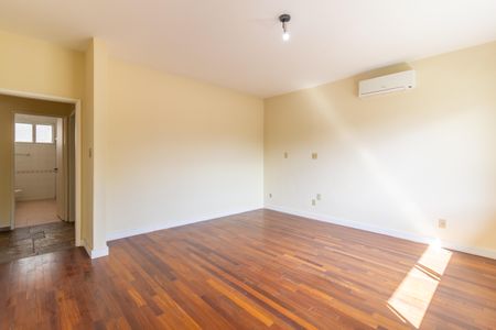 Casa à venda com 700m², 5 quartos e sem vaga Casa à venda com 700m², 5 quartos e sem vagaQuarto 2