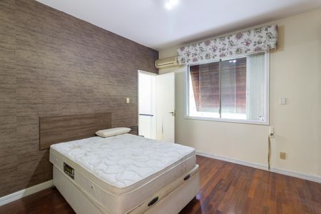 Casa à venda com 700m², 5 quartos e sem vaga Casa à venda com 700m², 5 quartos e sem vagaSuíte 2