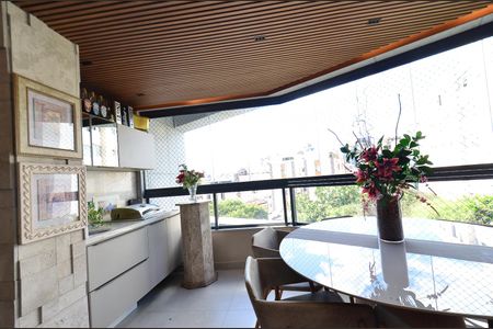 Apartamento para alugar com 150m², 4 quartos e 3 vagasSala