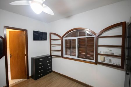Casa à venda com 147m², 6 quartos e 1 vaga Casa à venda com 147m², 6 quartos e 1 vagaSuíte 2