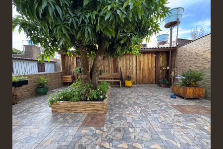 Casa à venda com 485m², 3 quartos e 4 vagas Casa à venda com 485m², 3 quartos e 4 vagasÁrea comum