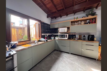 Casa à venda com 485m², 3 quartos e 4 vagas Casa à venda com 485m², 3 quartos e 4 vagasCozinha