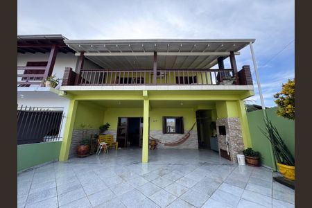 Casa à venda com 485m², 3 quartos e 4 vagas Casa à venda com 485m², 3 quartos e 4 vagasÁrea comum