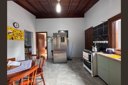 Casa à venda com 485m², 3 quartos e 4 vagas Casa à venda com 485m², 3 quartos e 4 vagasCozinha
