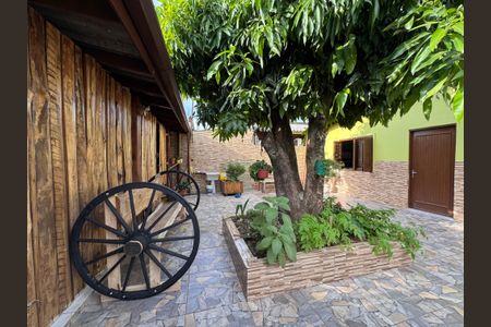 Casa à venda com 485m², 3 quartos e 4 vagas Casa à venda com 485m², 3 quartos e 4 vagasÁrea comum