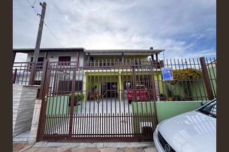 Casa à venda com 485m², 3 quartos e 4 vagas Casa à venda com 485m², 3 quartos e 4 vagasFachada