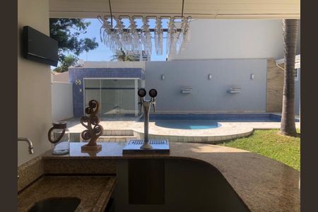 Casa à venda com 215m², 2 quartos e 4 vagas Casa à venda com 215m², 2 quartos e 4 vagasFoto 12