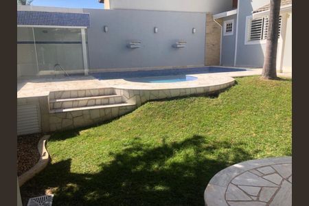 Casa à venda com 215m², 2 quartos e 4 vagas Casa à venda com 215m², 2 quartos e 4 vagasFoto 05