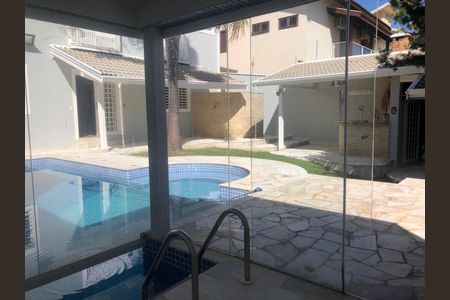 Casa à venda com 215m², 2 quartos e 4 vagas Casa à venda com 215m², 2 quartos e 4 vagasFoto 03