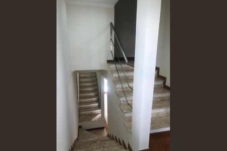 Casa à venda com 215m², 2 quartos e 4 vagas Casa à venda com 215m², 2 quartos e 4 vagasFoto 18