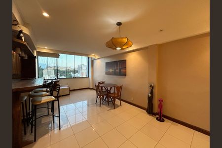 Apartamento à venda com 71m², 2 quartos e 1 vagaSala