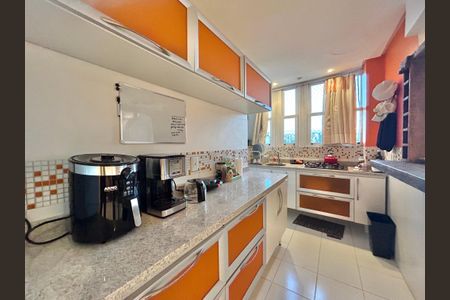 Apartamento à venda com 71m², 2 quartos e 1 vagaCozinha