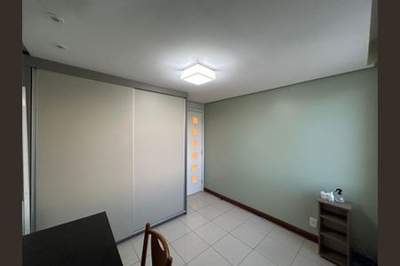 Apartamento à venda com 71m², 2 quartos e 1 vagaQuarto 2