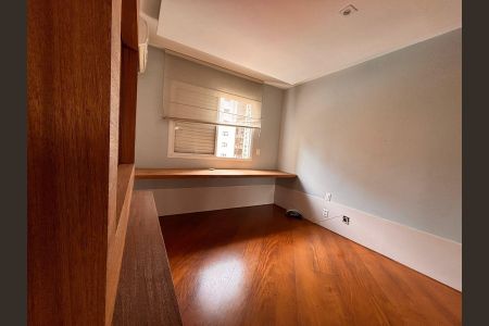 Apartamento à venda com 320m², 4 quartos e 4 vagas