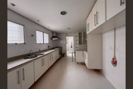 Apartamento à venda com 320m², 4 quartos e 4 vagas
