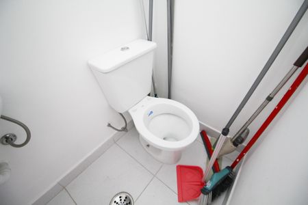 Apartamento à venda com 86m², 3 quartos e 1 vaga Apartamento à venda com 86m², 3 quartos e 1 vagaBanheiro de serviço