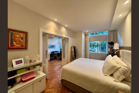 Apartamento à venda com 287m², 4 quartos e 2 vagasSuíte 2