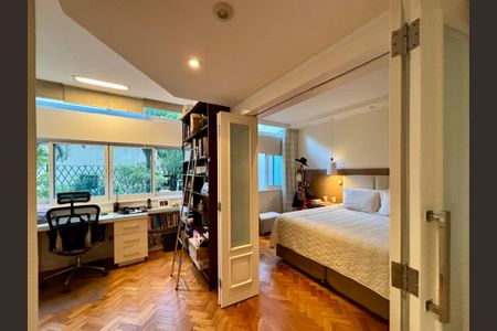 Apartamento à venda com 287m², 4 quartos e 2 vagasSuíte 2