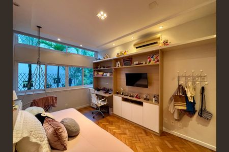 Apartamento à venda com 287m², 4 quartos e 2 vagasQuarto 2