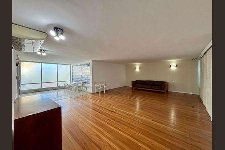 Apartamento à venda com 287m², 4 quartos e 2 vagasCobertura