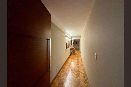 Apartamento à venda com 287m², 4 quartos e 2 vagasCorredor