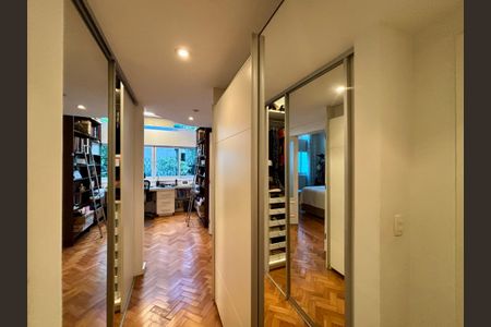 Apartamento à venda com 287m², 4 quartos e 2 vagasSuíte 2