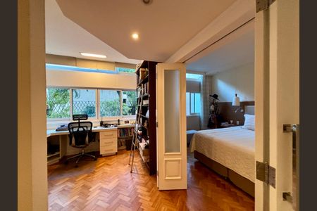 Apartamento à venda com 287m², 4 quartos e 2 vagasSuíte 2