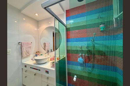 Apartamento à venda com 287m², 4 quartos e 2 vagasBanheiro social 2