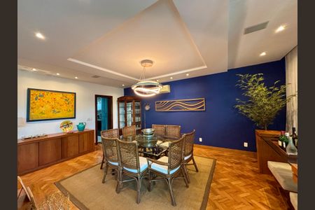 Apartamento à venda com 287m², 4 quartos e 2 vagasSala