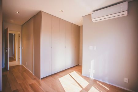 Apartamento à venda com 158m², 3 quartos e 2 vagas Apartamento à venda com 158m², 3 quartos e 2 vagasSuíte 1