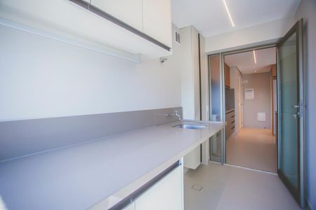 Apartamento à venda com 158m², 3 quartos e 2 vagas Apartamento à venda com 158m², 3 quartos e 2 vagasÁrea de Serviço