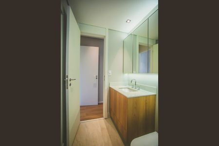 Apartamento à venda com 158m², 3 quartos e 2 vagas Apartamento à venda com 158m², 3 quartos e 2 vagasBanheiro da Suíte 2