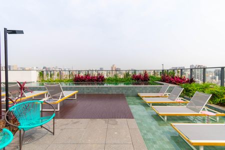 Studio para alugar com 24m², 1 quarto e sem vaga Studio para alugar com 24m², 1 quarto e sem vagaÁrea comum - Rooftop / Piscina