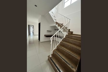 Casa à venda com 300m², 5 quartos e 5 vagas Casa à venda com 300m², 5 quartos e 5 vagasFoto 08