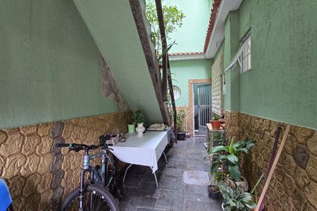 Casa de condomínio para alugar com 121m², 2 quartos e 1 vagaFachada