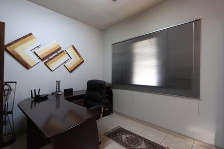 Casa à venda com 300m², 3 quartos e 2 vagasSuíte 3