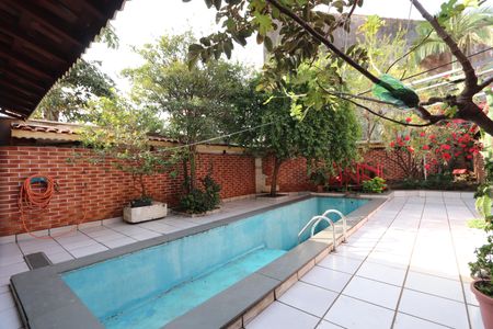 Casa à venda com 300m², 3 quartos e 2 vagasÁrea de Lazer