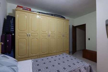 Casa à venda com 300m², 3 quartos e 2 vagasSuíte 2