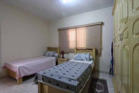 Casa à venda com 300m², 3 quartos e 2 vagasSuíte 2