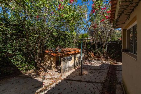 Casa de condomínio à venda com 300m², 4 quartos e 5 vagas Casa de condomínio à venda com 300m², 4 quartos e 5 vagasÁrea Externa