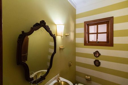 Casa de condomínio à venda com 300m², 4 quartos e 5 vagas Casa de condomínio à venda com 300m², 4 quartos e 5 vagasLavabo