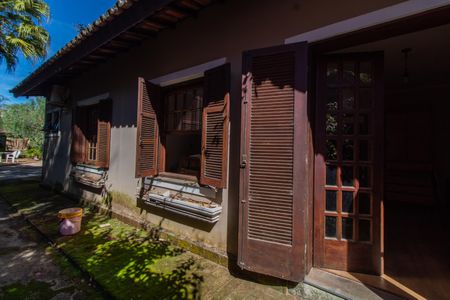 Casa de condomínio à venda com 300m², 4 quartos e 5 vagas Casa de condomínio à venda com 300m², 4 quartos e 5 vagasÁrea Externa