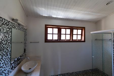 Casa de condomínio à venda com 300m², 4 quartos e 5 vagas Casa de condomínio à venda com 300m², 4 quartos e 5 vagasBanheiro da Suíte 3